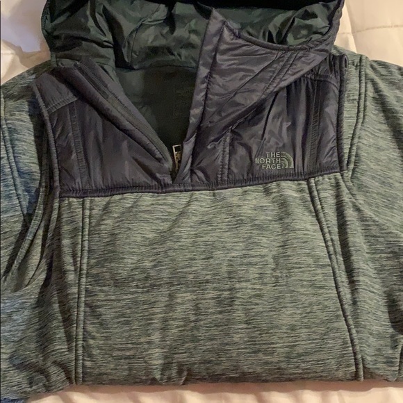 North Face Medium Tunic sleeveless 1/4 zip.  EUC - Picture 2 of 3